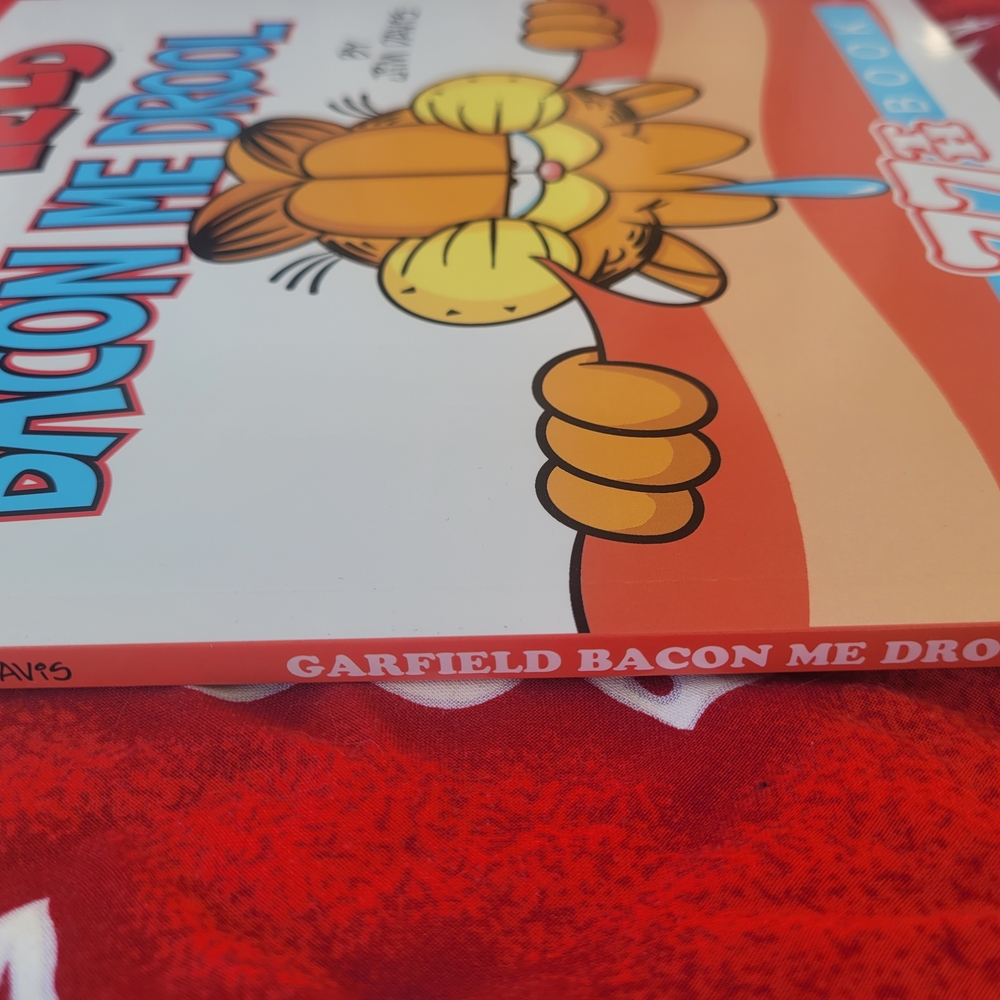 Garfield 'Bacon Me Drool' Coffee Table Book - Multicolor - Picture 4 of 11
